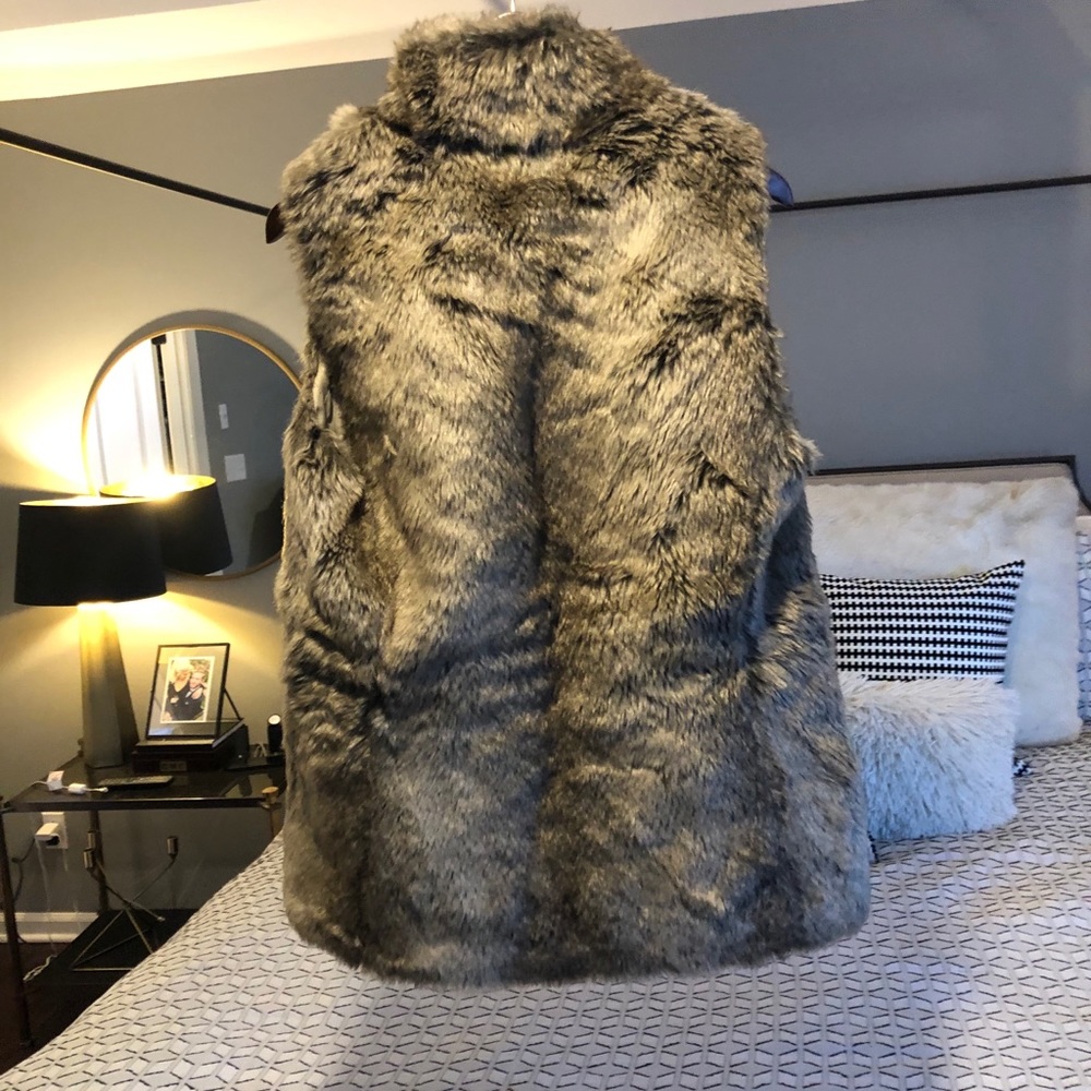 Banana Republic Fur Vest - size Small - Picture 4 of 4